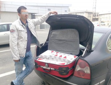 Bişniţarii de ţigări şi traficanţii de droguri, „deranjaţi” de jandarmi